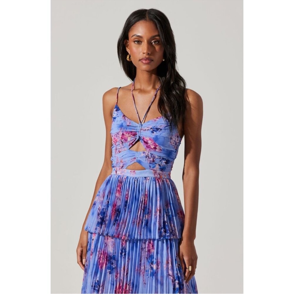 NEW ASTR Daytona Floral Pleated Halter Maxi Dress Periwinkle Size Large - Picture 2 of 11